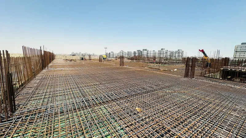 The reinforcement of a slab, fixed across the whole deck